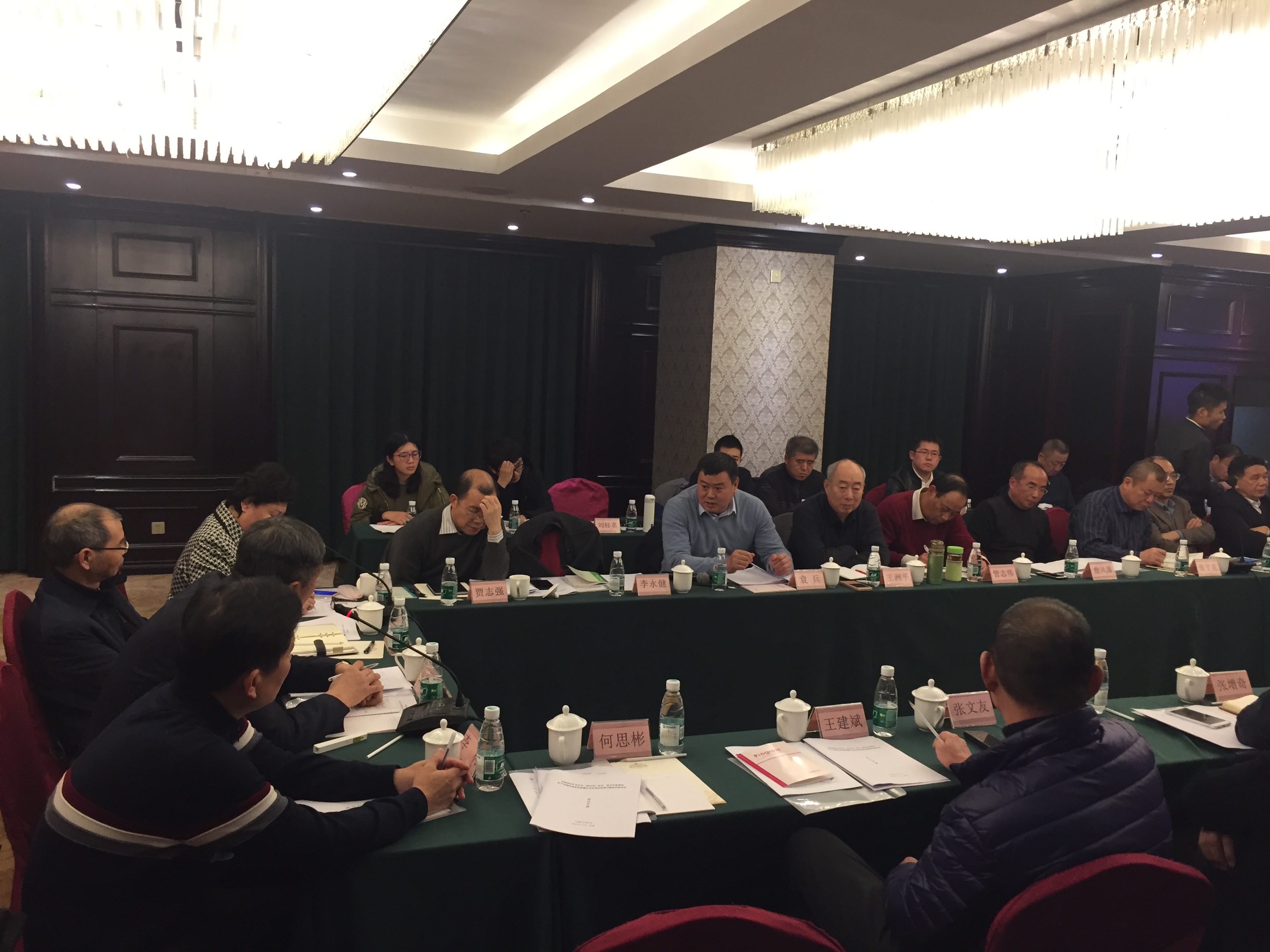 四川省地质矿产勘查开发局处长何思彬,广东省矿业协会会长梁有明,福建